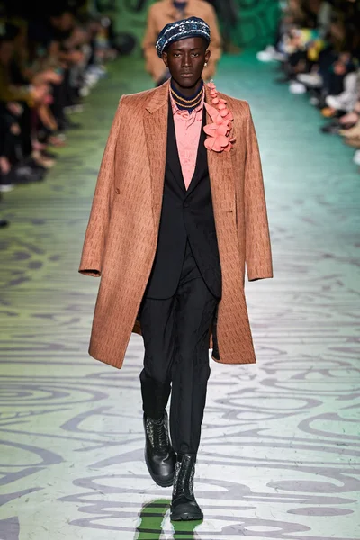 Look 23